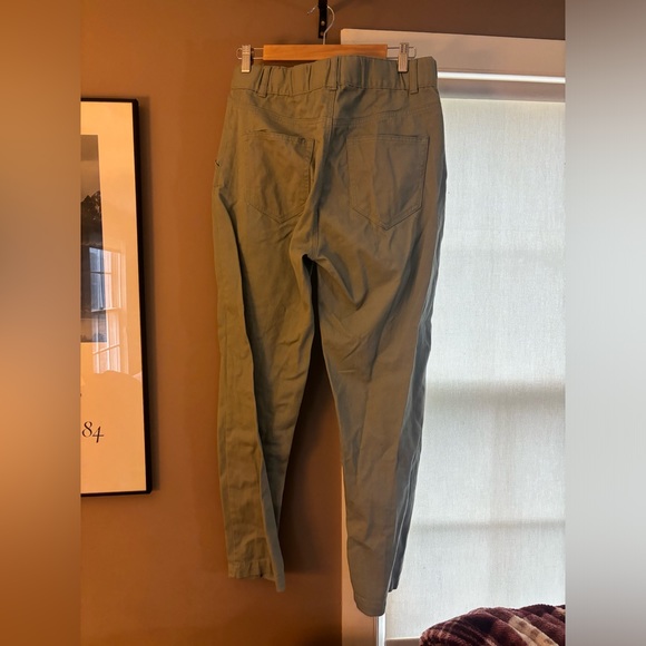 Women’s pants.  Medium.  Tan. - Picture 4 of 4